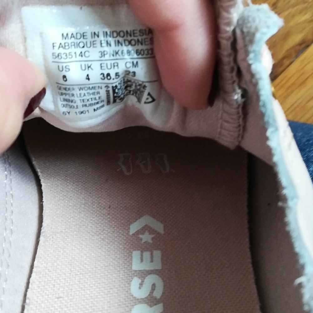 Converse - Picture 2 of 5